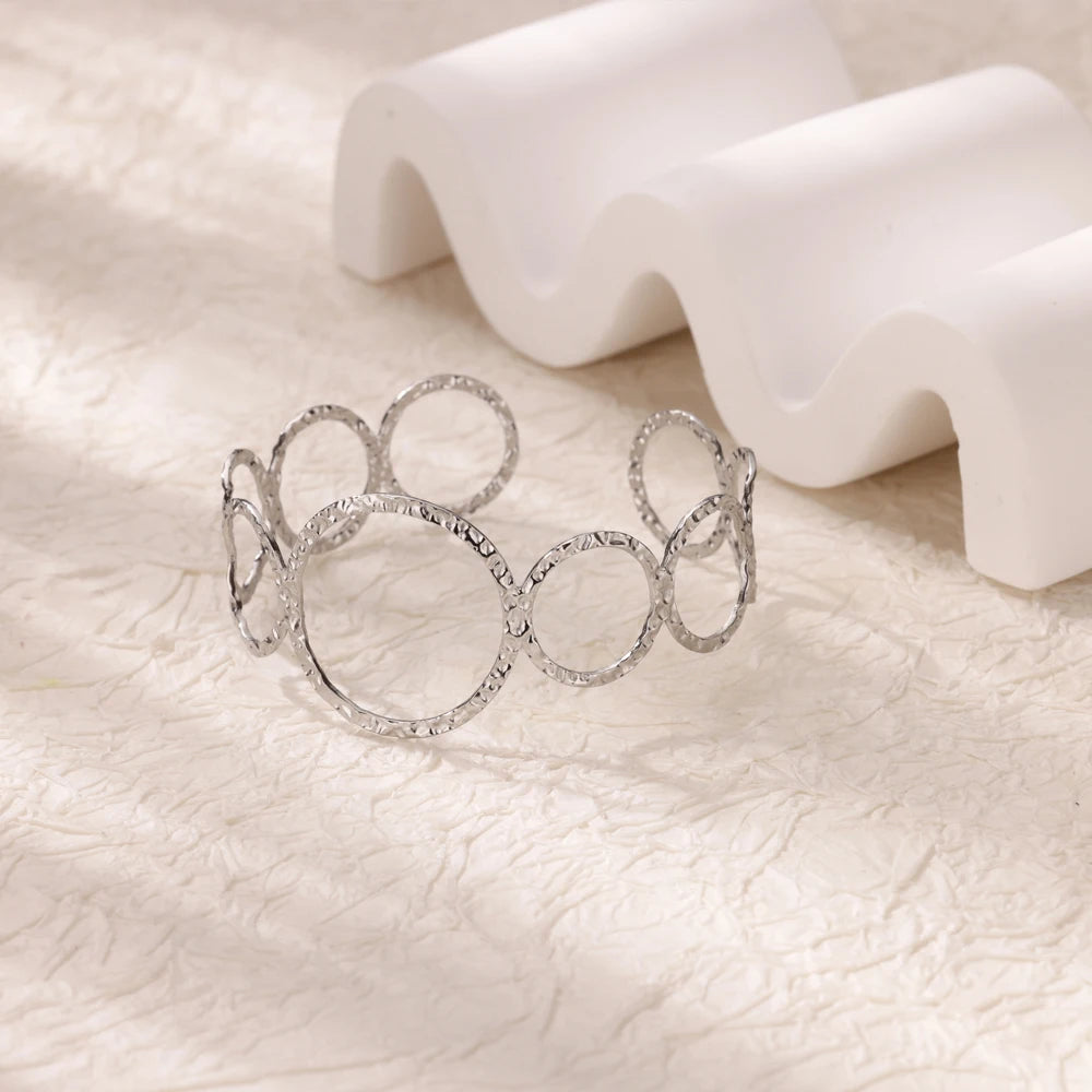 Bracelets Manchettes Dorées Sculpturales