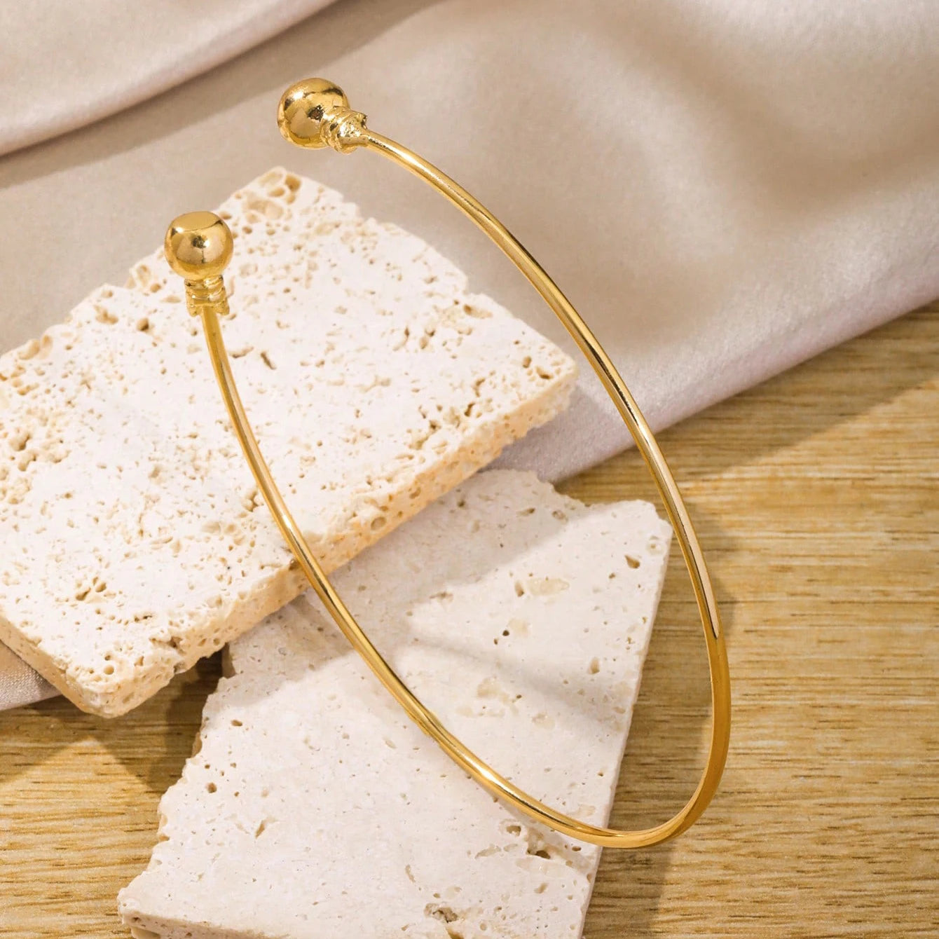 Manchette Dorée Minimaliste