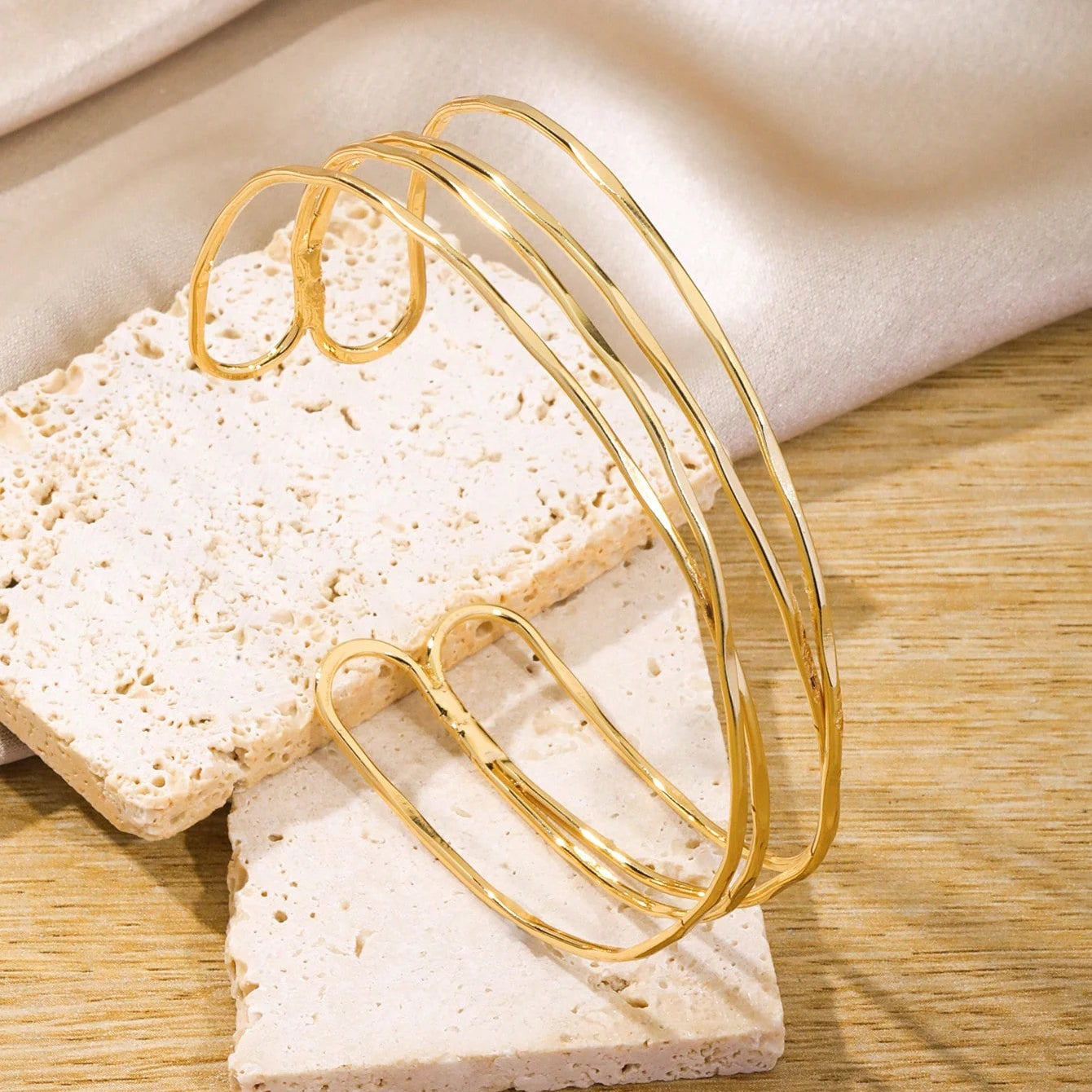 Manchette Dorée Minimaliste