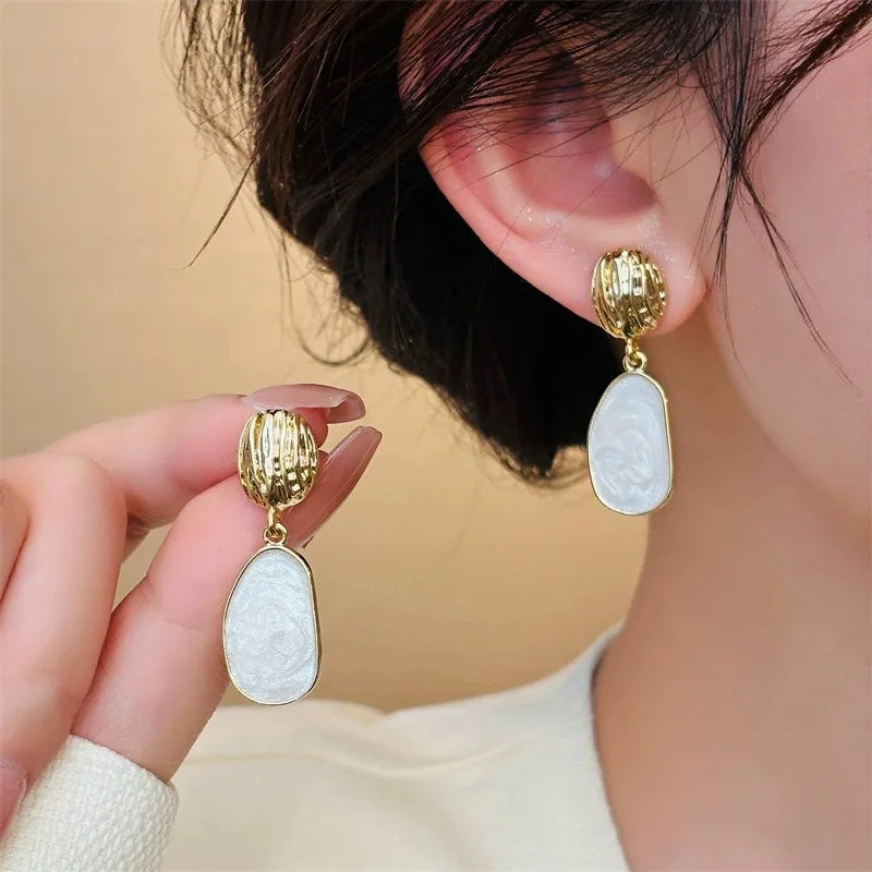 Boucles d’Oreilles Goutte Nacrée